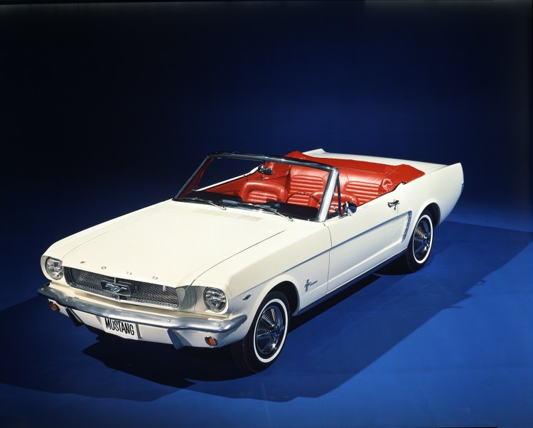 1965-Gen1-FordMustangconvertible